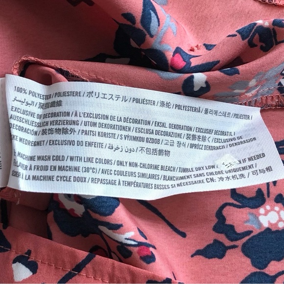 Abercrombie & Fitch Cap Sleeve Floral Blouse Womens Sz XS. - Picture 4 of 8